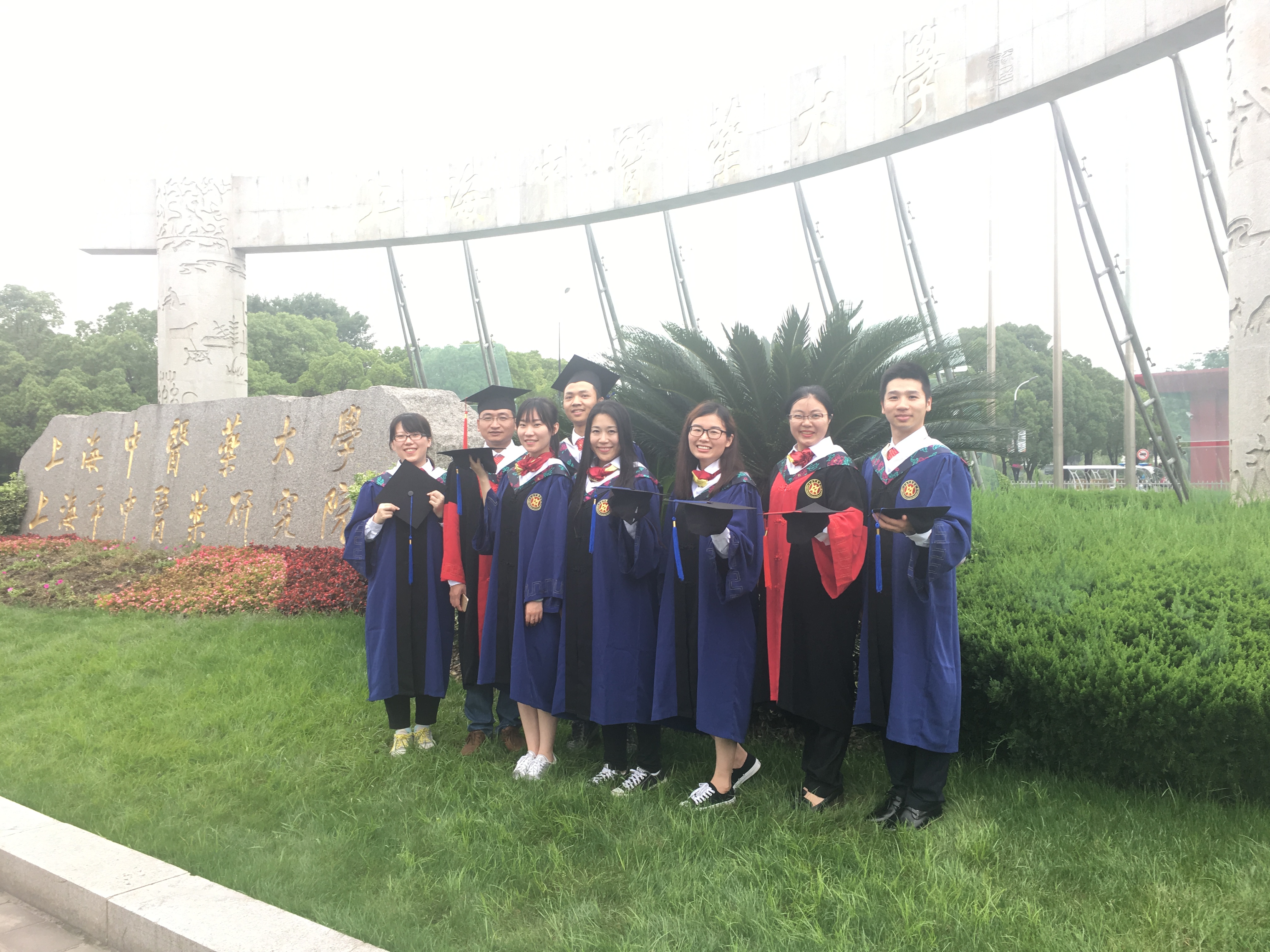 2017届研究生创意毕业照掠影